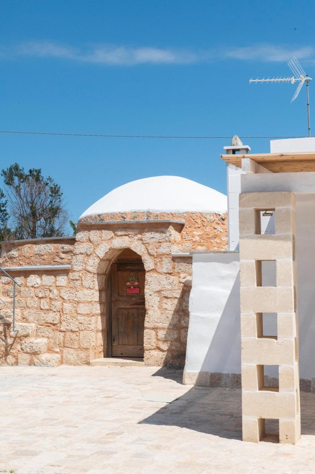 Trullo Flamingo · Villa con piscina privata a Carovigno, Puglia,  (Puglia)
