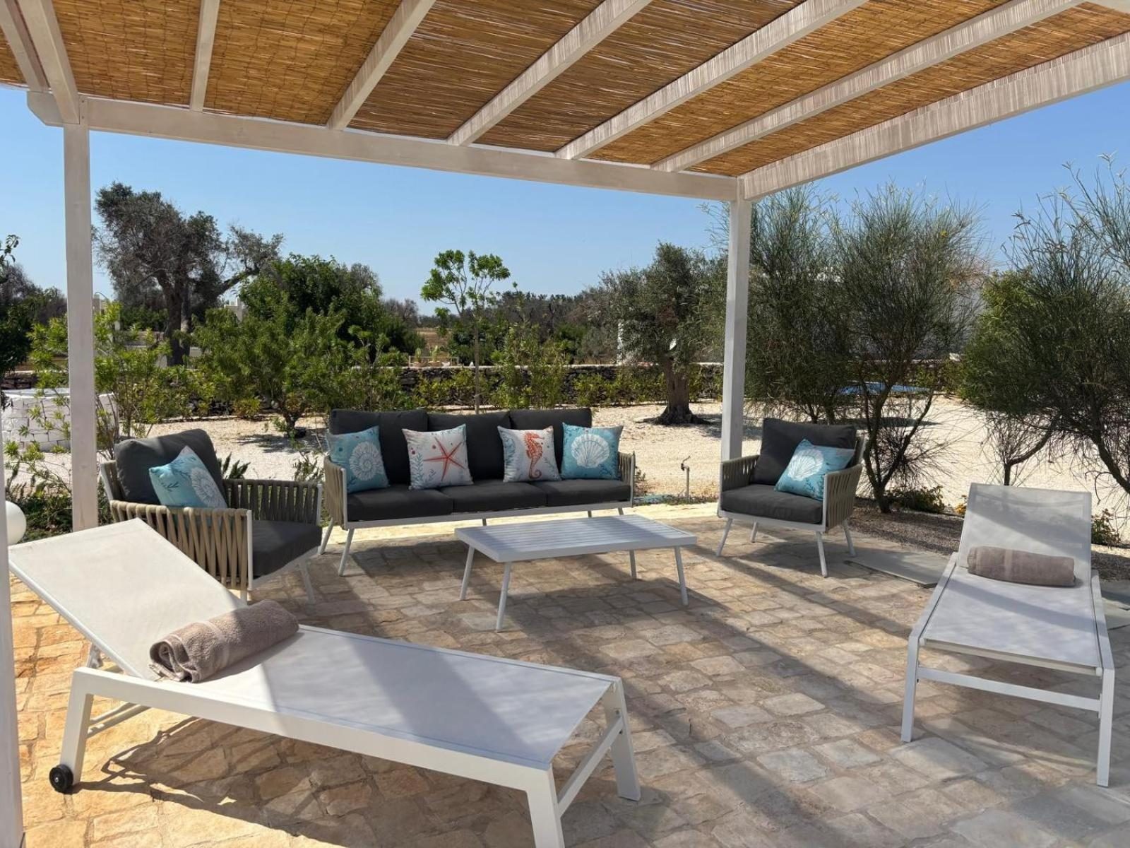 Trullo Flamingo · Villa con piscina privata a Carovigno, Puglia,  (Puglia)