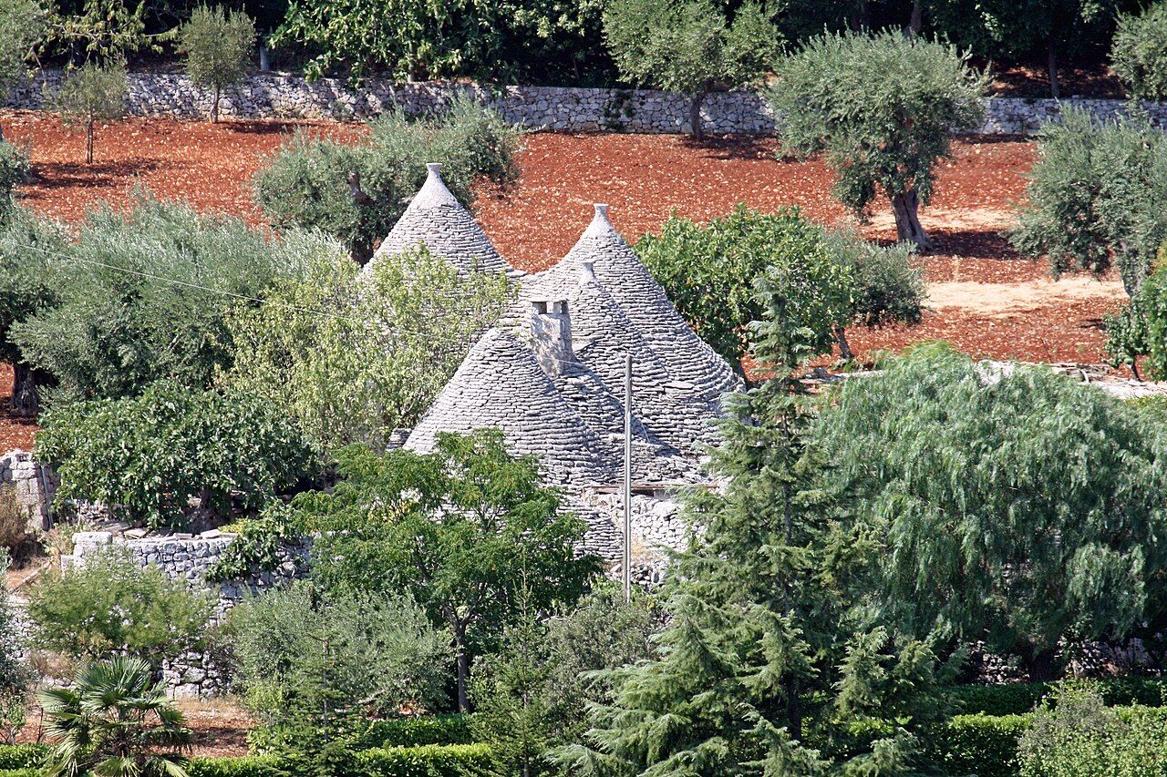 Ulivi e trulli nella Valle d’Itria